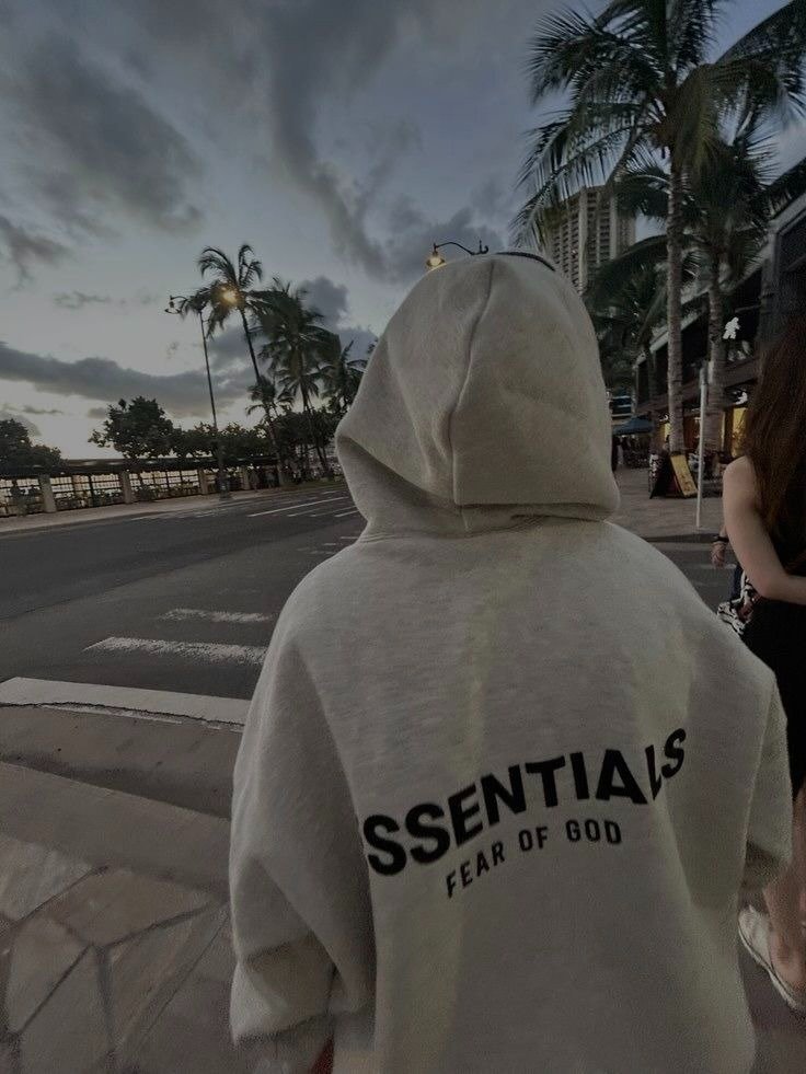 How to Wear the Essentials Hoodie in Canadian Weather (All Seasons)